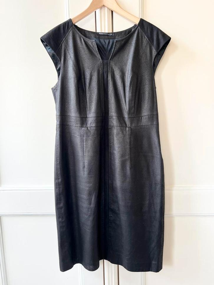 Expresso jurk suede look zwart, maat 42, Kleding | Dames, Jurken, Zo goed als nieuw, Maat 42/44 (L), Zwart, Knielengte, Ophalen of Verzenden