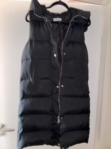 Zwarte Lange Bodywarmer met Capuchon beschikbaar voor biedingen