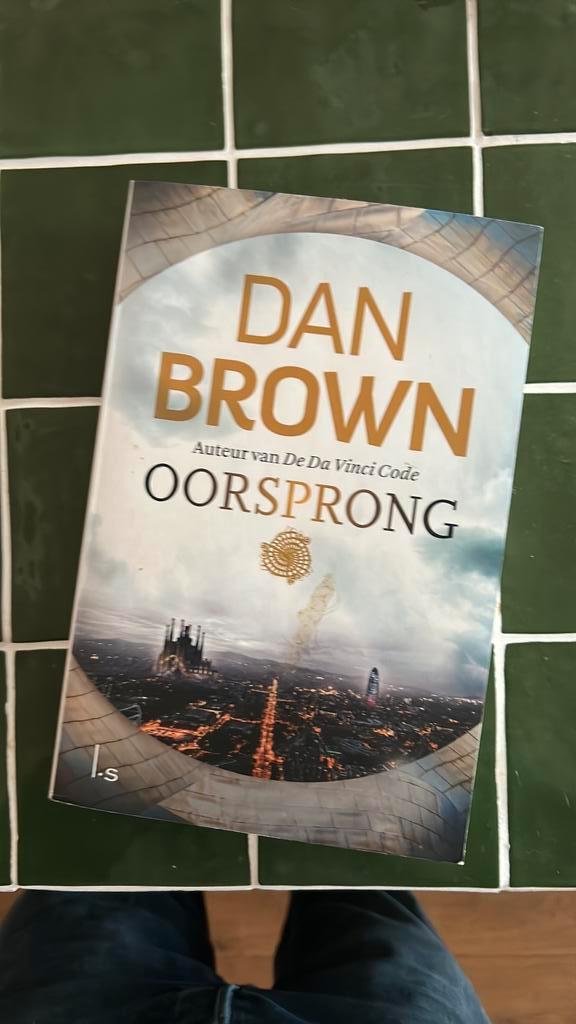 Dan Brown - Oorsprong, Boeken, Thrillers, Zo goed als nieuw, Ophalen of Verzenden