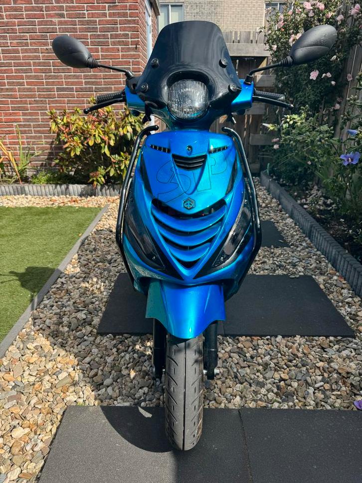 Piaggio zip met weinig kilometers, Fietsen en Brommers, Scooters | Yamaha, Zo goed als nieuw, Overige modellen, Maximaal 25 km/u