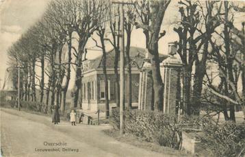 (701-367-023) Overschie Leeuwenhof beschikbaar voor biedingen