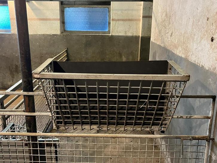 Te koop 2 zware hooiruiven, Dieren en Toebehoren, Schapen, Geiten en Varkens