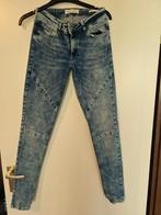 Jeans Revelation - maat 27, Kleding | Dames, Spijkerbroeken en Jeans, Ophalen of Verzenden, Zo goed als nieuw, Blauw, W27 (confectie 34) of kleiner