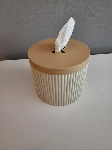 Tissuehouder toiletrol beschikbaar voor biedingen