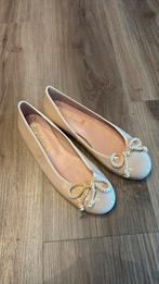 Pretty Ballerinas 39, Kleding | Dames, Schoenen, Ophalen of Verzenden, Zo goed als nieuw, Sneakers of Gympen