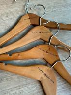 4x houten kinderkledinghangers van Tommy Hilfiger, Gebruikt, Ophalen of Verzenden, Minder dan 100 cm, Kinderkapstok