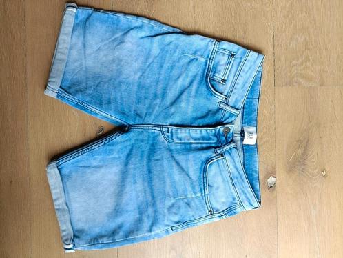 Spijker / jeans korte broek REV XS / 176, Kleding | Heren, Spijkerbroeken en Jeans, Zo goed als nieuw, Ophalen of Verzenden