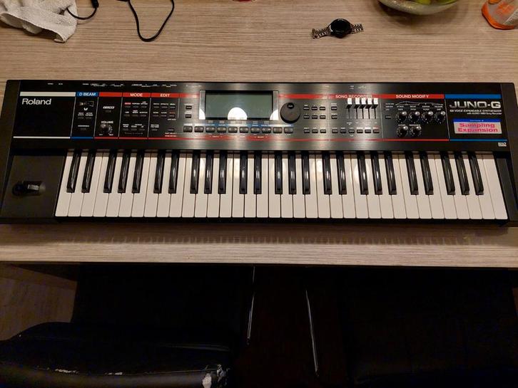 Roland Juno-G Synthesizer - Bijna Nieuwstaat! + DVD + Tas, Muziek en Instrumenten, Keyboards, Zo goed als nieuw, 61 toetsen, Roland