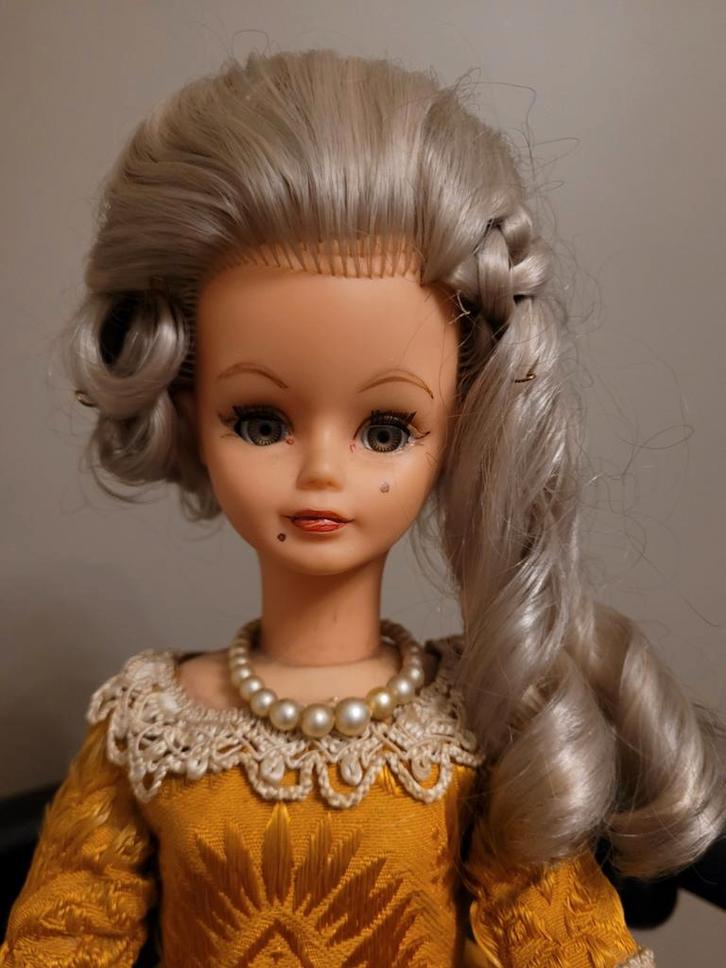 Vintage Cathy Bella Marion pop / Marie Antoinette / zeldzaam, Verzamelen, Poppen, Zo goed als nieuw, Pop, Ophalen of Verzenden