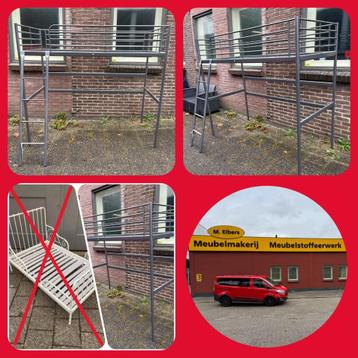 077.  Hoog slaper van metaal beschikbaar voor biedingen