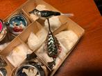 ANTIEKE KERSTBAL GEKLEURD VOGELTJE OP GEKLEURD BOOMPJE, Diversen, Kerst, Ophalen of Verzenden, Gebruikt
