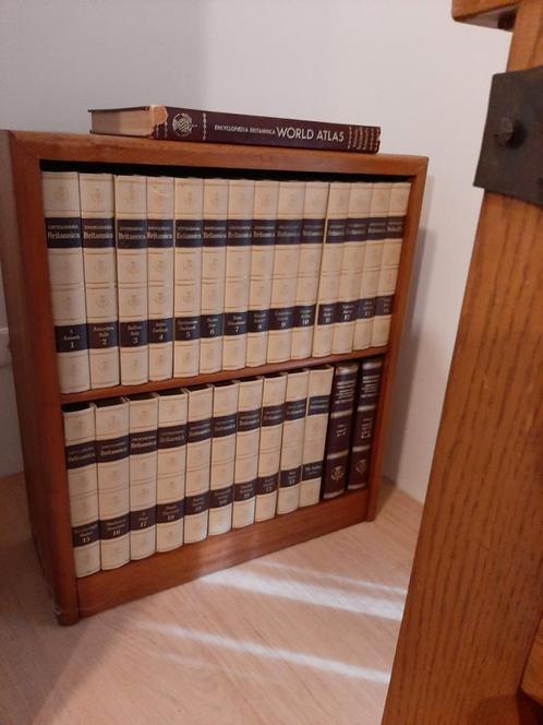 Encyclopaedia Britannica 1964 - Complete Set met Kast, Boeken, Encyclopedieën, Zo goed als nieuw, Complete serie, Algemeen, Ophalen