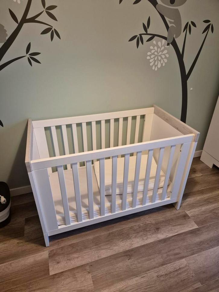 TWF Futura Ledikant incl. Aerosleep Matras 60x120 cm, Kinderen en Baby's, Kinderkamer | Complete kinderkamers, Zo goed als nieuw