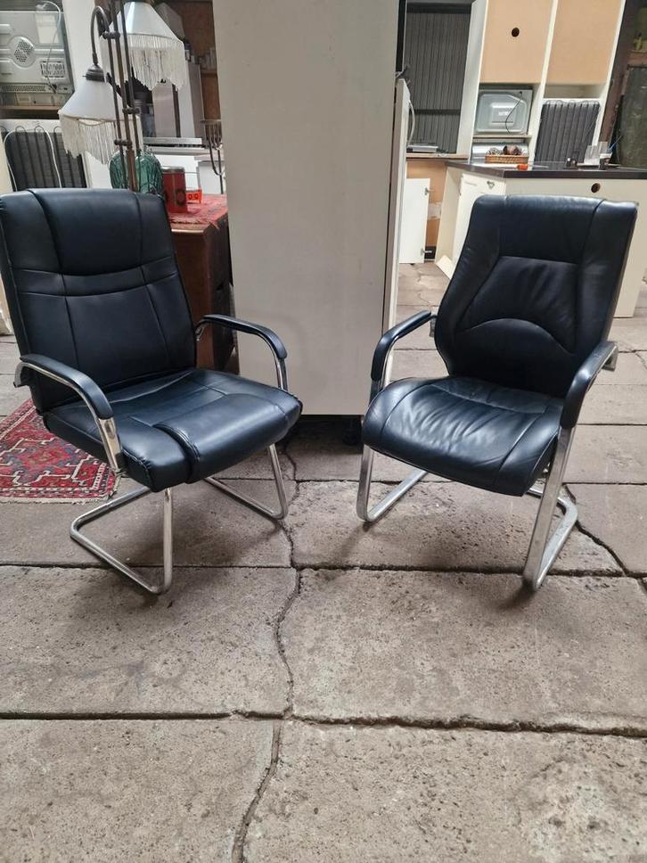 2x vergader/ bureau stoelen Paal, Huis en Inrichting, Bureaustoelen, Zo goed als nieuw, Zwart, Ophalen