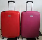 Twee Carlton Grote  Koffer 4 wielen 
TSA-slot 75 cm 76 liter, Hard kunststof, Slot, Ophalen of Verzenden, Zo goed als nieuw