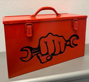 Metalen Gereedschapskist beschikbaar voor biedingen