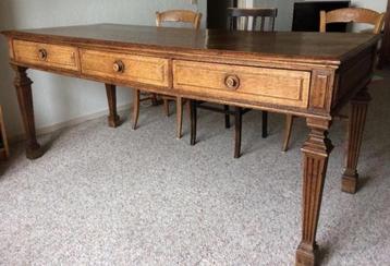 Antieke houten apothekers tafel met lades beschikbaar voor biedingen