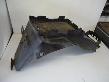 RF600 1993 - 1997 Suzuki Batterijbak D1-11205 beschikbaar voor biedingen