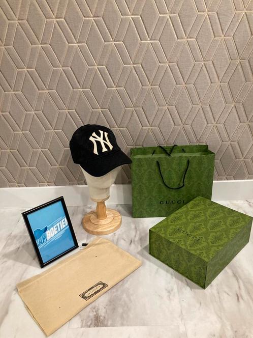 GUCCI NY BLACK MONOGRAM CAP (GUCCI PET), Kleding | Heren, Hoeden en Petten, Nieuw, Pet, 57 cm (M, 7⅛ inch) of minder, Ophalen of Verzenden