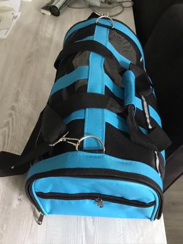 Reis draagtas voor hond of kat beschikbaar voor biedingen