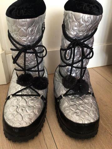 Guess snowboots zilver met zwart maat 40 beschikbaar voor biedingen