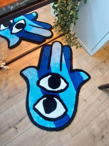 All Eyez On Hamsa beschikbaar voor biedingen