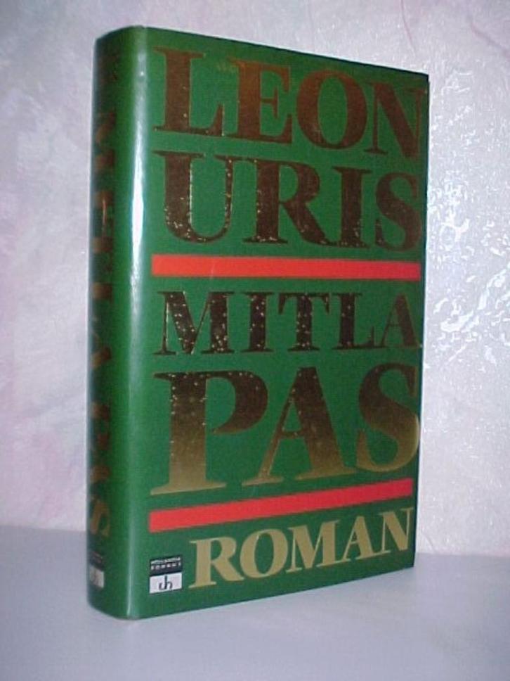 Leon Uris - Mitla Pas (gebonden), Boeken, Romans, Zo goed als nieuw, Ophalen of Verzenden