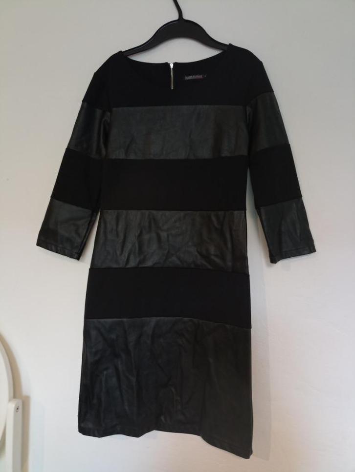 Italiaanse Jurk maat S, Kleding | Dames, Jurken, Zo goed als nieuw, Maat 36 (S), Zwart, Boven de knie, Ophalen of Verzenden