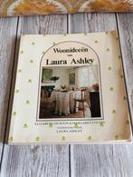 Woonideeën van Laura Ashley vintage interieurboek, jaren '80, Ophalen of Verzenden, Interieur en Design, Laura Ashley, Gelezen