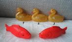 3 Celluloid eendjes en 2 celluloid visjes., Ophalen of Verzenden