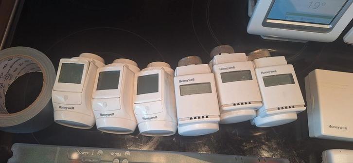 HONEYWELL EVOHOME HR92 DRAADLOZE RADIATORKNOPPEN EN HR80!!, Doe-het-zelf en Verbouw, Verwarming en Radiatoren, Nieuw, Ophalen of Verzenden