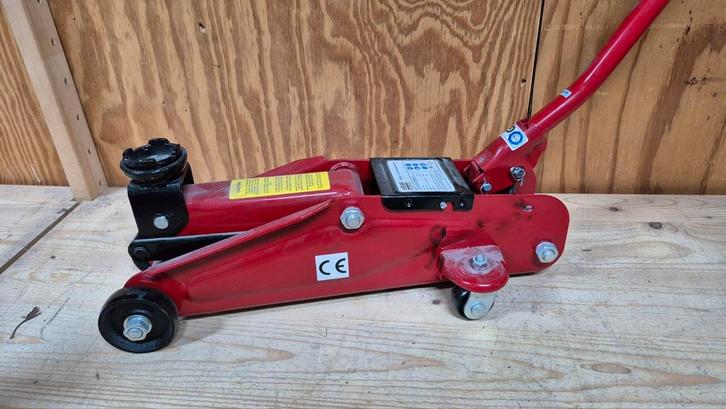 HBM Garagekrik 2 Ton - Zo Goed Als Nieuw!, Auto diversen, Krikken, Ophalen of Verzenden