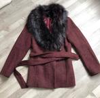 Gemêleerde rode korte blazer jas, imitatie bontkraag mt 40, Ophalen of Verzenden, Zo goed als nieuw, Maat 38/40 (M), Rood
