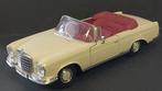 Mercedes Benz 280 SE 1967 cabrio 1:18 Maisto Pol, Hobby en Vrije tijd, Modelauto's | 1:18, Ophalen of Verzenden, Zo goed als nieuw