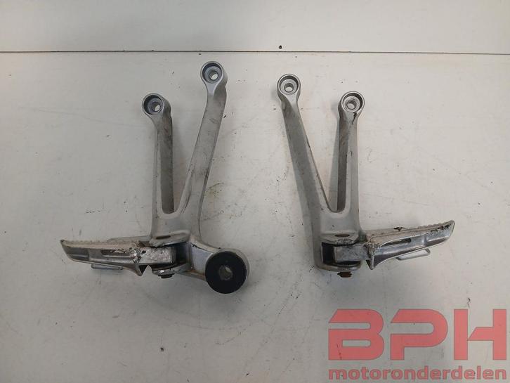 Duo voetsteunen Suzuki GSX-R 1000 K5 - K6 2005 t/m 2006 voet, Motoren, Onderdelen | Suzuki, Gebruikt, Ophalen of Verzenden