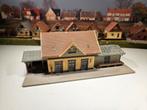 Station stationsgebouw N spoor modeltrein 1:160, Overige merken, Gebruikt, Gelijkstroom of Wisselstroom, Brug, Tunnel of Gebouw
