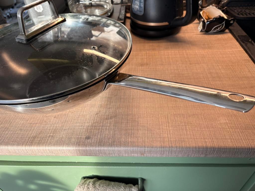 Wokpan kuhn rikon Maat 30 cm  Pfas vrij, Huis en Inrichting, Keuken | Potten en Pannen, Ophalen of Verzenden, Gebruikt, Gietijzer