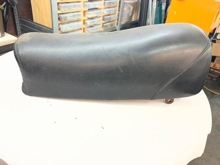 Zundapp gs125 perere zadel orgineel, Fietsen en Brommers, Brommeronderdelen | Zundapp, Gebruikt, Zadel, Ophalen of Verzenden