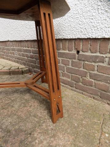 Tafel artdeco mooi onderstel vintage brocante arts en craft? beschikbaar voor biedingen
