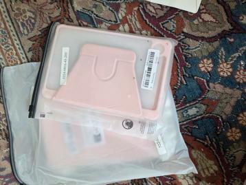 Gelaxy tab A9 | 2 hoezen en 2 scherm beschermers voor €15 beschikbaar voor biedingen