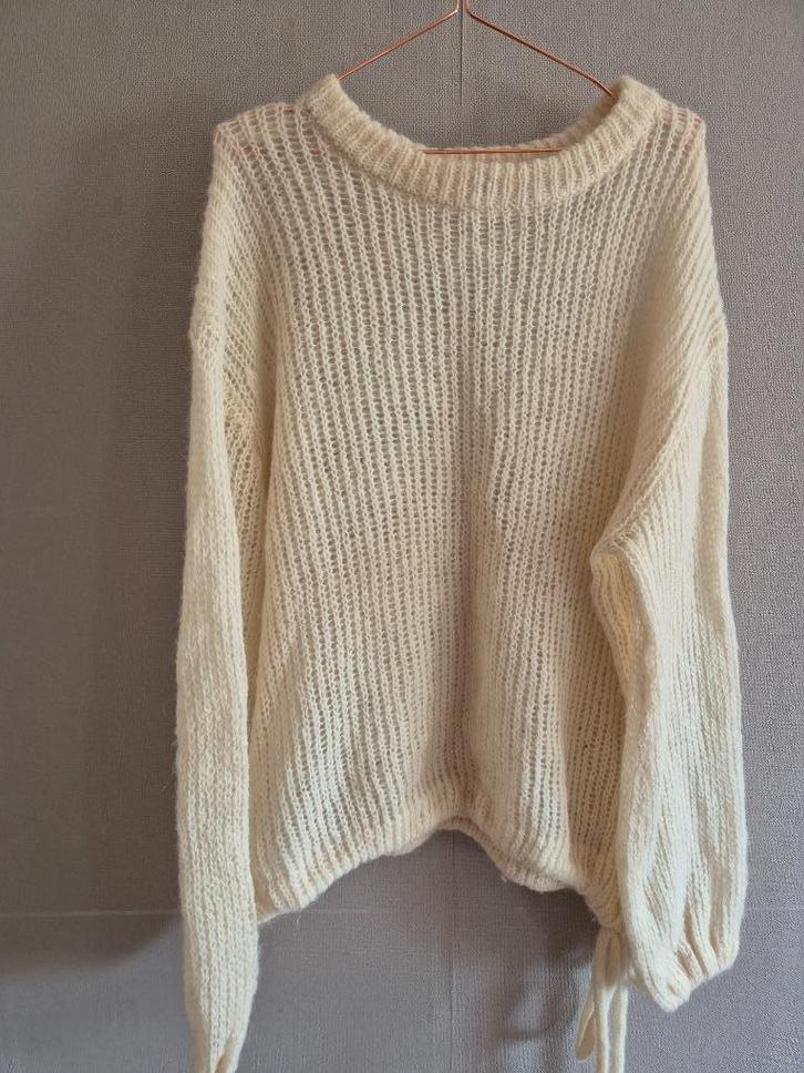 Leuke trui met koordje 48/50, Kleding | Dames, Grote Maten, Nieuw, Trui of Vest, Overige kleuren, Ophalen of Verzenden