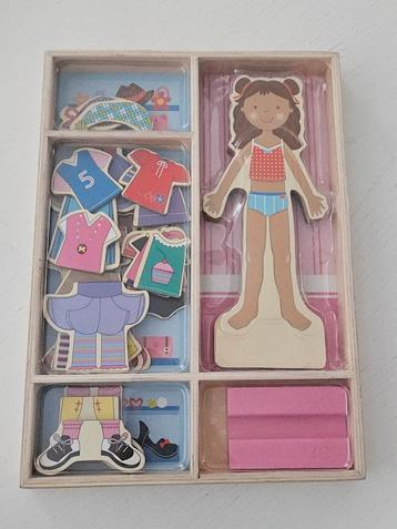 Magnetische Houten Aankleedpop beschikbaar voor biedingen