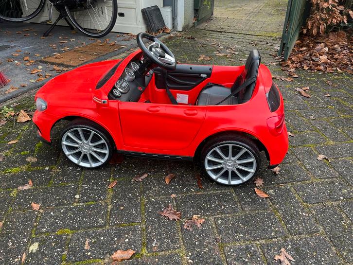 Rode Speelgoedauto Mercedes rc kinderauto amg elektrisch, Kinderen en Baby's, Speelgoed | Buiten | Accuvoertuigen, Gebruikt, Ophalen of Verzenden