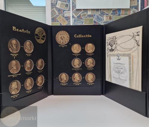 Nederland - Penningen Beatrix Collectie in album, Postzegels en Munten, Penningen en Medailles, Brons, Nederland, Ophalen of Verzenden