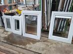 Kunstof kozijnen met dubbel glas en ventilatie rooster, Doe-het-zelf en Verbouw, Kozijnen en Schuifpuien, Kunststof, Raamkozijn
