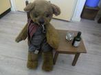 Handgemaakte beer met meubeltjes., Verzamelen, Beren en Cherished Teddies, Overige merken, Stoffen beer, Ophalen of Verzenden