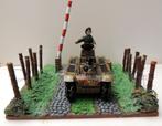 Vooroorlogs blikken tank in diorama, Antiek en Kunst, Antiek | Speelgoed, Ophalen of Verzenden