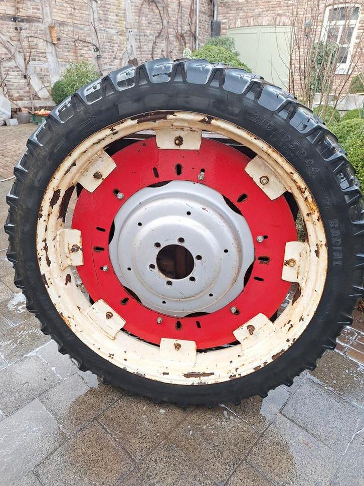 Gebruikte set tractorbanden met 6 gaats velg, Zakelijke goederen, Agrarisch | Onderdelen | Banden, Velgen en Assen, Ophalen
