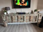 Sidetable met unieke details, Huis en Inrichting, Kasten | Dressoirs, Ophalen, Zo goed als nieuw, 200 cm of meer, 25 tot 50 cm