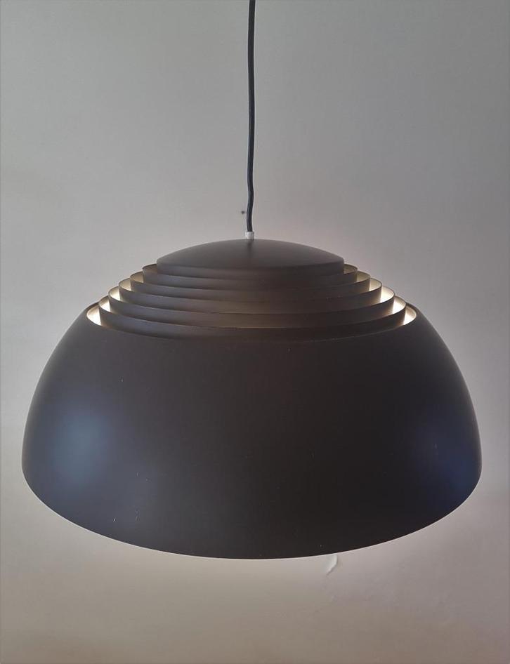 Vintage AJ Royal hanglamp van Arne Jacobson, Huis en Inrichting, Lampen | Hanglampen, Gebruikt, Minder dan 50 cm, Metaal, Ophalen of Verzenden